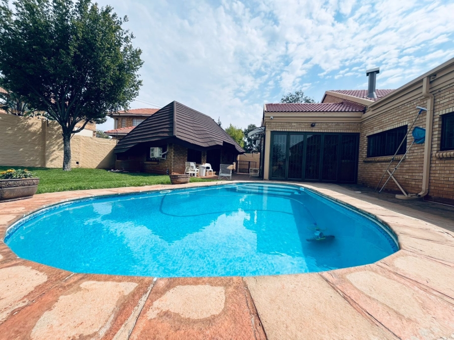 3 Bedroom Property for Sale in Safari Gardens North West